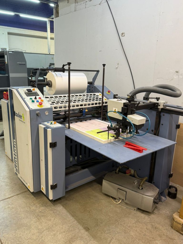 Промышленный автоматический рулонный ламинатор